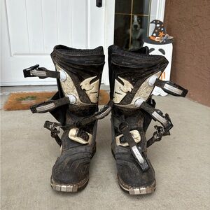 Black and White Dirtbiking Boots